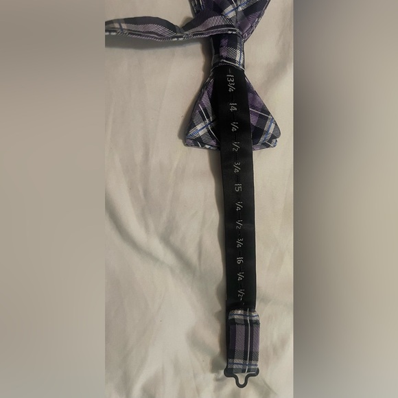 Arrow 100% Silk Bow Tie - Picture 2 of 3